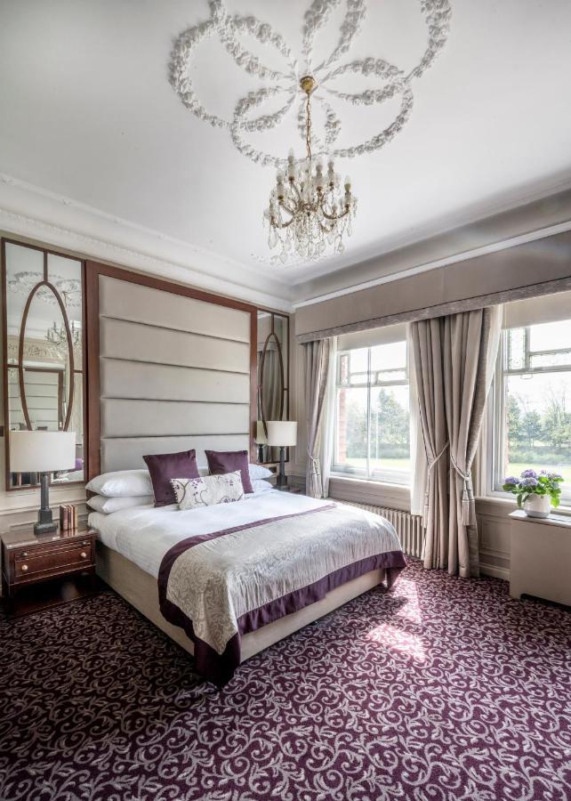 Woodlands Park Hotel Cobham  Exterior foto